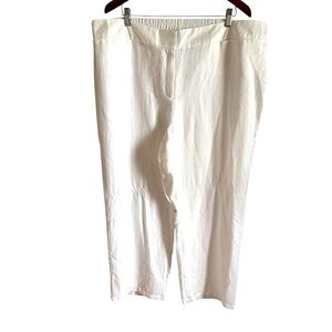 White Chico’s Travelers Collection Straight Leg Pants. Size 4 or XXL